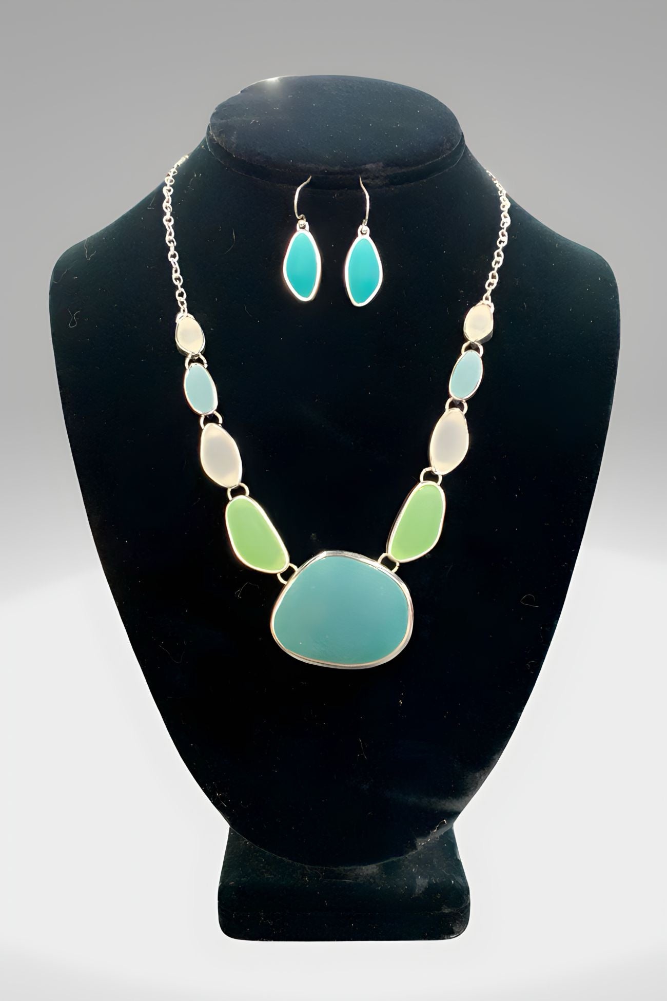 Green and Blue Necklace Set